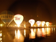 Ночное шоу-свечение воздушных шаров на Набережной