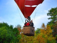 Полет на воздушном шаре жениха и невесты