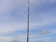 Необходимо  снять  "ключ" пилоту, пролетая рядом с шестом